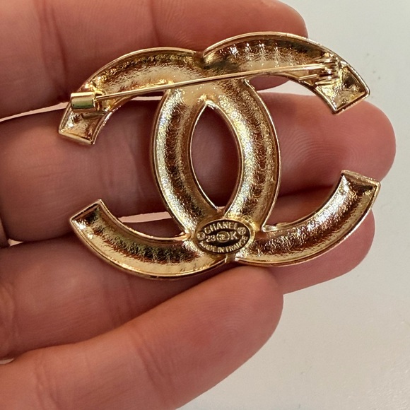 CHANEL Sparkling Silver Brooch - Picture 2 of 2